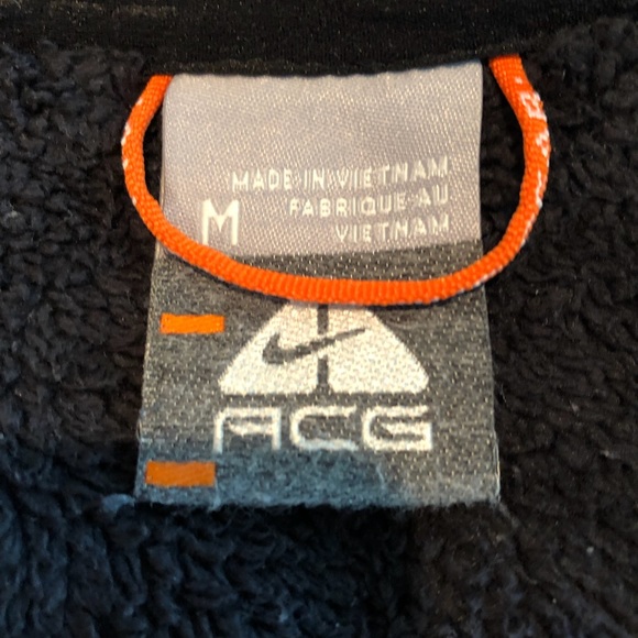 Nike black jacket - Picture 2 of 3